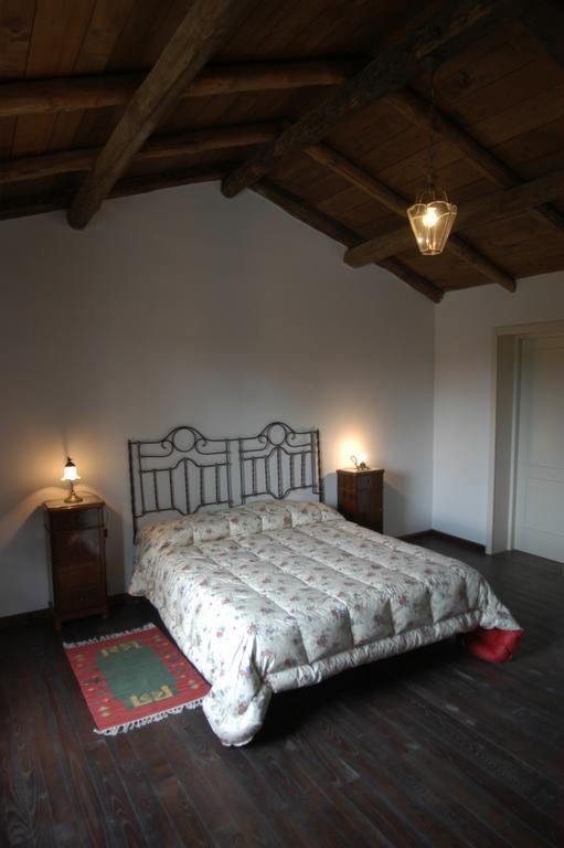 Вилла Valle Maira, Agriturismo Nel Parco Dei Nebrodi Tortorici Номер фото