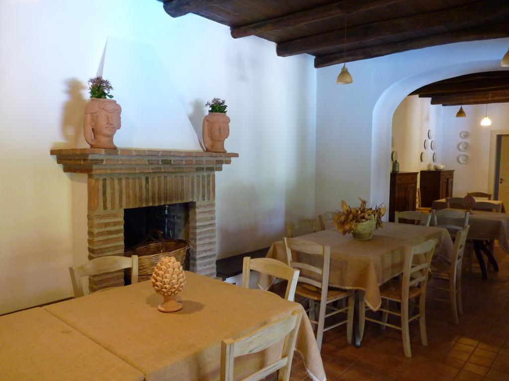 Вилла Valle Maira, Agriturismo Nel Parco Dei Nebrodi Tortorici Экстерьер фото